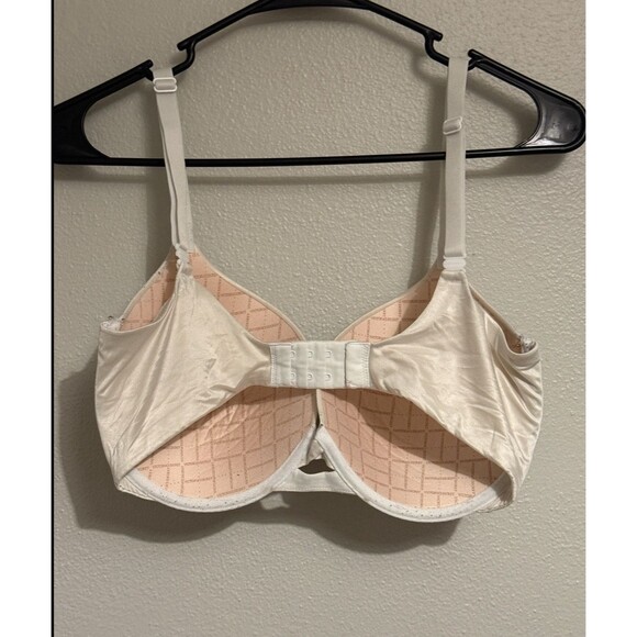 Victoria Secret Body By Victoria Perfect Shape Bra Size 34DDD White - Picture 2 of 3